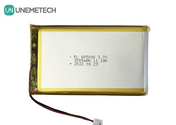 3.7V 3000mAh リチャージ可能なリチウムイオン電池 605080 電子機器用PCBとワイヤ接続器