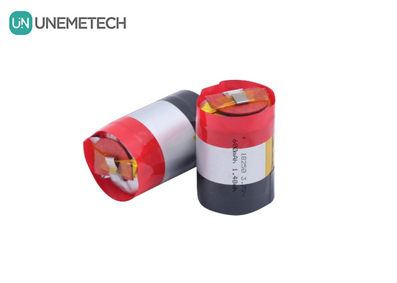 18250 630mAh 3.7V 円筒式 リチャージ可能なリオンポリマーバッテリー 5A プラス放電電電流