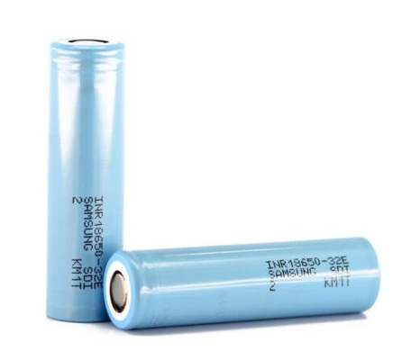 サムスン 32E 18650 3200mAh 6.4A バッテリー 3.65V 円筒型リチウムイオンセル INR18650-32E